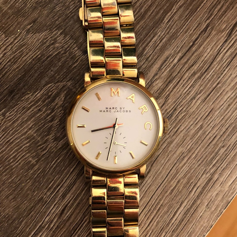 Marc Jacobs gold watch